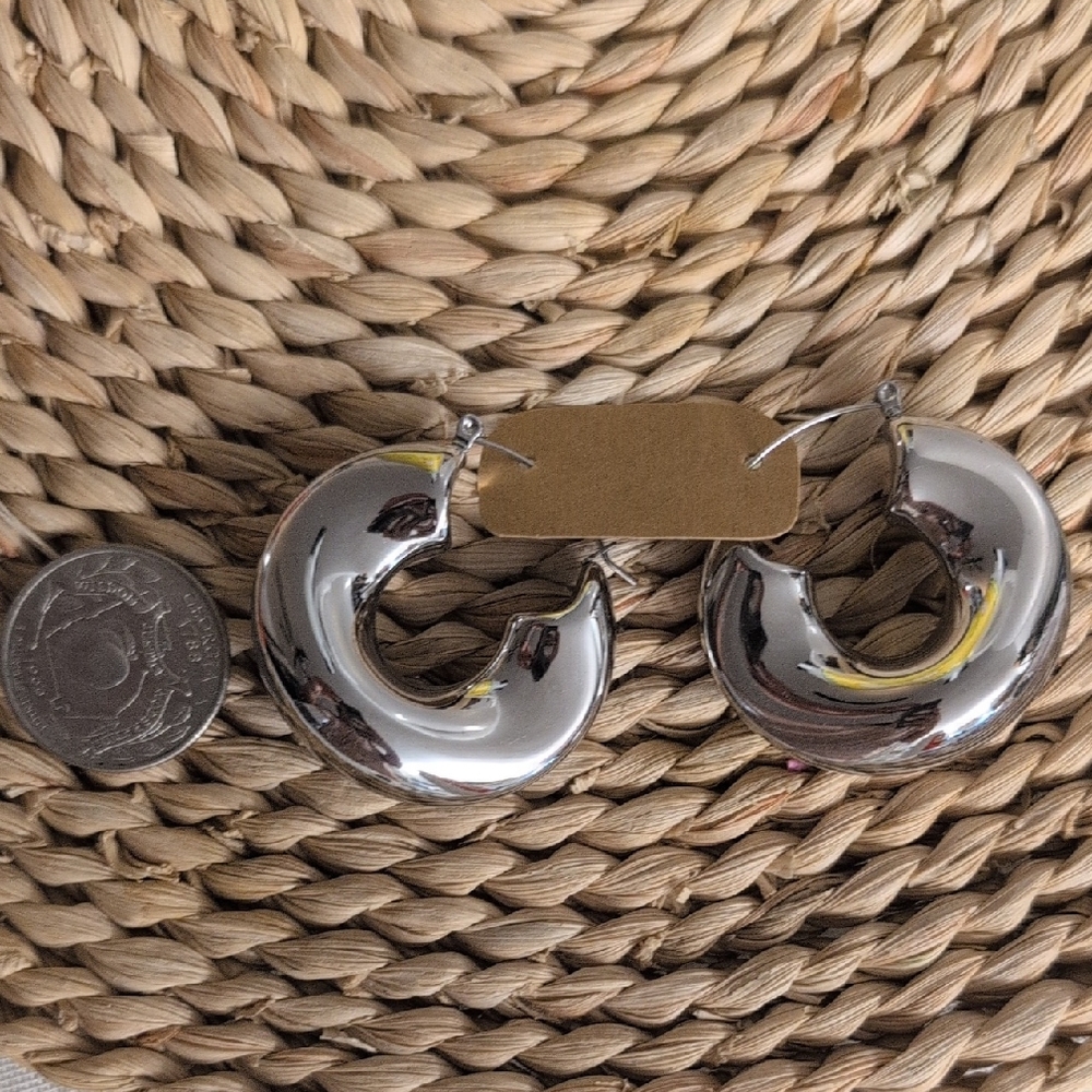 Classic NWOT Silver Chunky Hoop Earrings